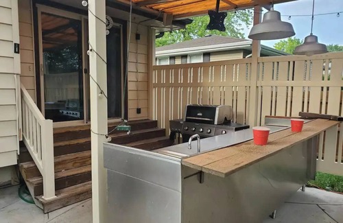 North Central Omaha House | Cozy home centrally located in Omaha, NE