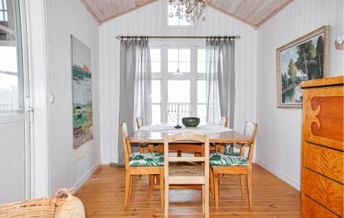 Arjang House | Cozy Home In Årjäng With Kitchen