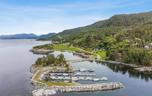 Frei House | Cozy Home In Øydegard