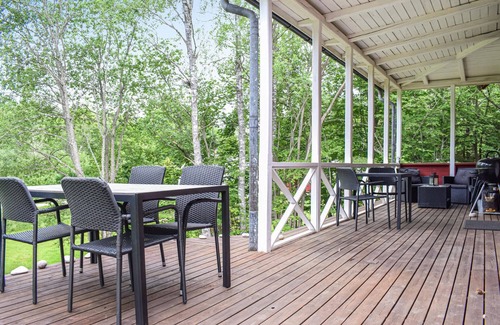 Asarum House | Cozy home in Asarum with WiFi