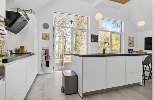 Vedelshave House | Cozy home in Asperup with kitchen