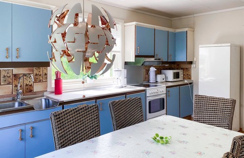 Volda House | Cozy home in Austefjorden with WiFi