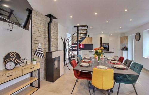 Bourbriac House | Cozy Home In Bourbriac