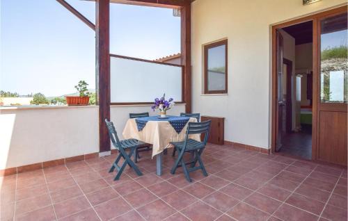 Caccamo House | Cozy Home In Caccamo With Kitchenette