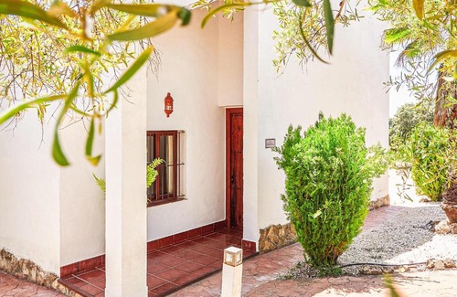 Estepa House | Cozy Home In Estepa With Kitchen