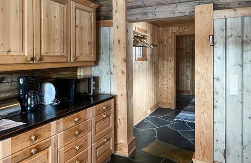 Hundorp House | Cozy home in Fåvang with WiFi