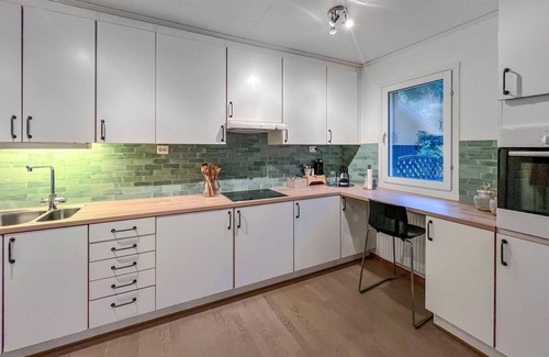 Flekkefjord House | Cozy home in Flekkefjord with house sea view