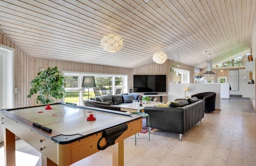 Udsholt House | Cozy home in Græsted with sauna