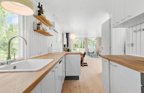 Udsholt House | Cozy home in Græsted with kitchen