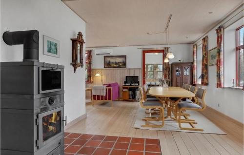 Hasle House | Cozy Home In Hasle With Kitchen