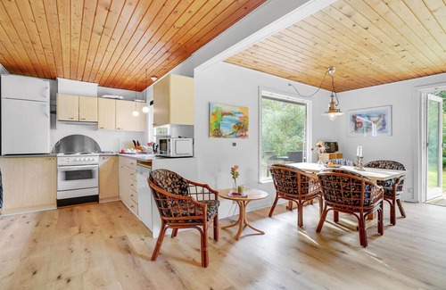 Skovgaarde House | Cozy home in Herning with kitchen