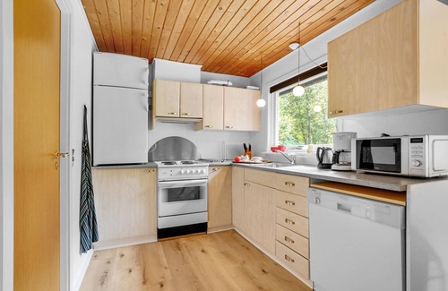 Skovgaarde House | Cozy home in Herning with kitchen