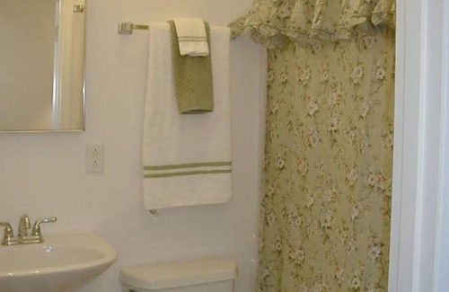 Downtown Bozeman Condo | Cozy home in historic Downtown Bozeman, amazing location - Fish Tales on Main Street!