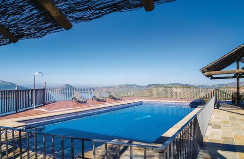 Iznajar House | Cozy home in Iznájar with kitchen