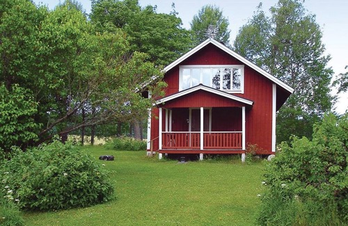 Katrineholm House | Cozy home in Katrineholm with lake view