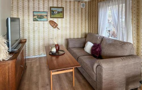 Heroy House | Cozy Home In Nerlandsøya Grunnkrets