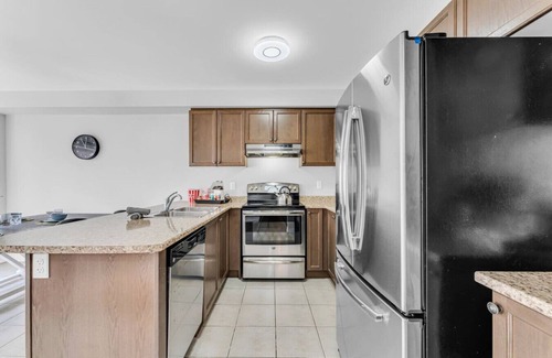 Thorold House | Cozy Home in Niagara 10 mins from Falls and Brock