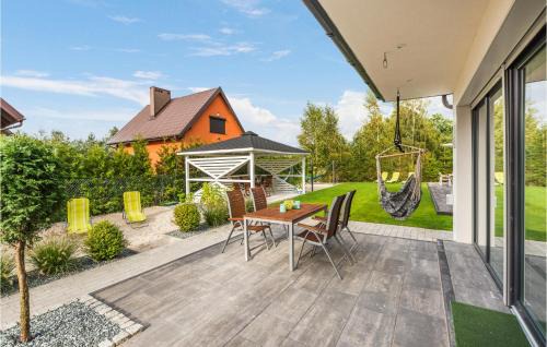 Nowecin House | Cozy Home In Nowecin With Kitchen