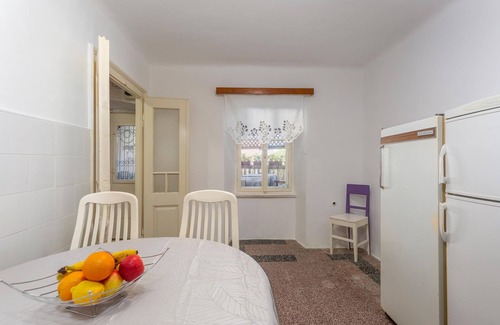 Municipality of Omisalj House | Cozy home in Omisalj with kitchen
