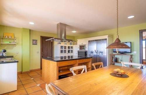 Otura House | Cozy home in Otura with kitchen