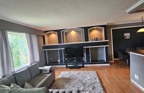 Port Coquitlam House | Cozy Home in Port Coquitlam
