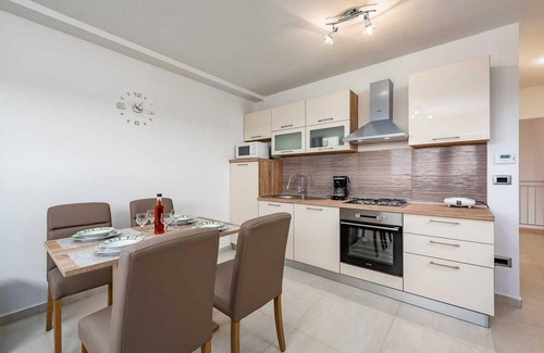 Cervar House | Cozy home in Porec with WiFi
