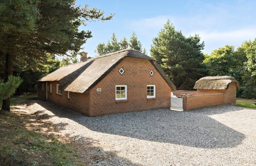 Lodbjerg Hede House | Cozy home in Ringkøbing with sauna