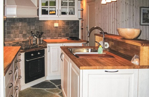 Risor House | Cozy home in Risør with sauna