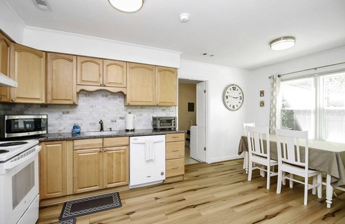 McAlpine House | Cozy home in South Charlotte near Ballantyne/PinevilleI485/I77 Sorry, No Pets