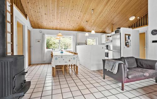 Spøttrup House | Cozy Home In Spøttrup With Sauna