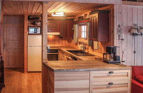 Atra House | Cozy home in Tuddal with kitchen