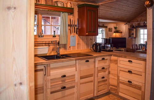 Atra House | Cozy home in Tuddal with kitchen
