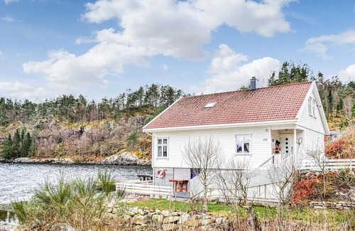 Suldal House | Cozy home in Vanvik with WiFi