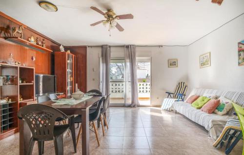 Vinaros House | Cozy Home In Vinaroz With Wifi