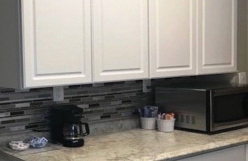 Urbandale House | Cozy Home is the Heart of Des Moines