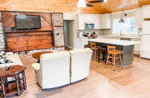 Sand Ridge House | Cozy home just minutes from Golf, UAB, Wedding Venues