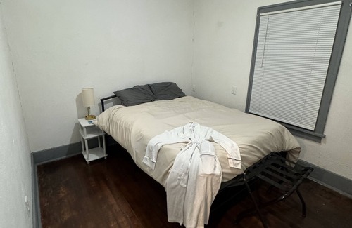 Frontier County House | Cozy Home minuets away from the lakes and I 80 Pet Friendly
