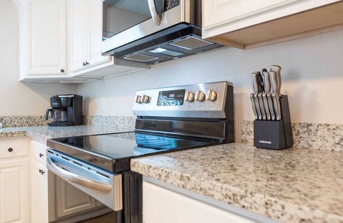 Mesa House | Cozy home near downtown Mesa, Pool, BBQ