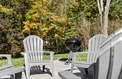 New Paltz House | Cozy Home with Hot Tub Game Room and Fire Pit