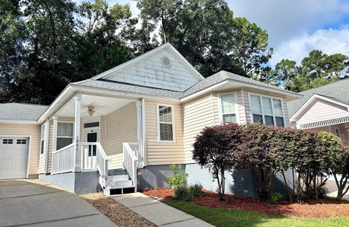 Tallahassee House | Cozy home with luxury touches!