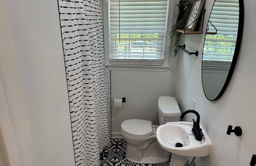 Fry's Spring House | Cozy Home with Walking Distance to Scott Stadium