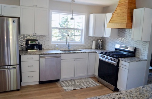 Saint Bonifacius House | Cozy home with Pool,Hot Tub and fireplace.