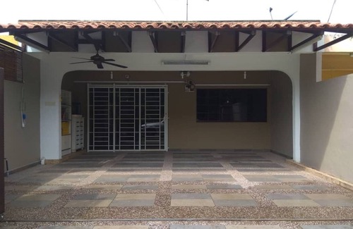 Kuala Lumpur House | Cozy House can sleep upto 8 pax