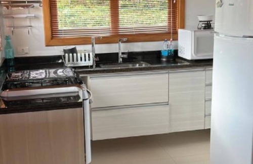 Campos do Jordao Cottage | Cozy house in mountain condominium