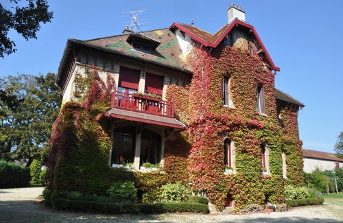 Longchamp Villa | Cozy house in the countryside, park and tennis, billiards, Côte des vins