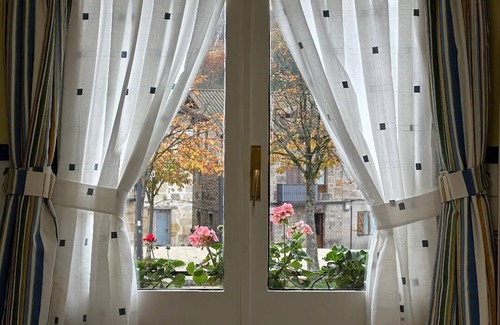 Otxandio Apartment | cozy house in the same main square of the town