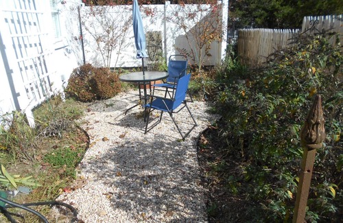 Catonsville House | Cozy house on quiet street, 1 block from downtown Catonsville.