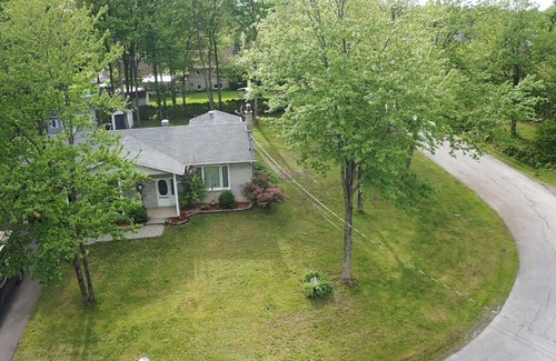 Granby House | Cozy house on wooded lot with swimming pool