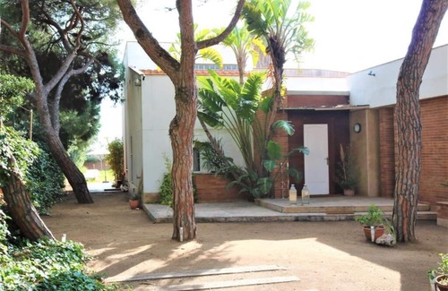 Malgrat de Mar House | Cozy house with direct access to the beach