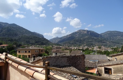 Biniaraix House | Cozy house with terrace, 360º views to the mountains and the valley.